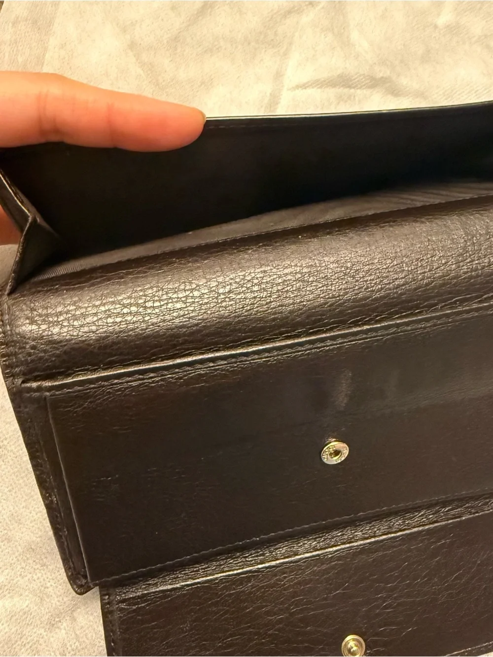 Gucci Black Leather Wallet with Gold Logo Bar